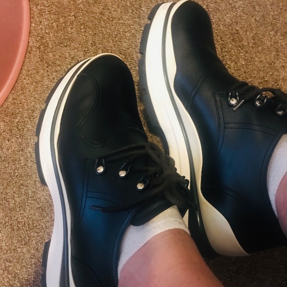 Authentic louis vuitton shoes - Picture 11 of 14